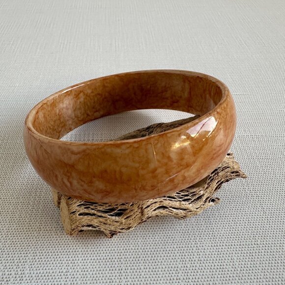 Marbled Peach Plastic Bangle: Wide Lightweight Bracelet 8" - Picture 5 of 10